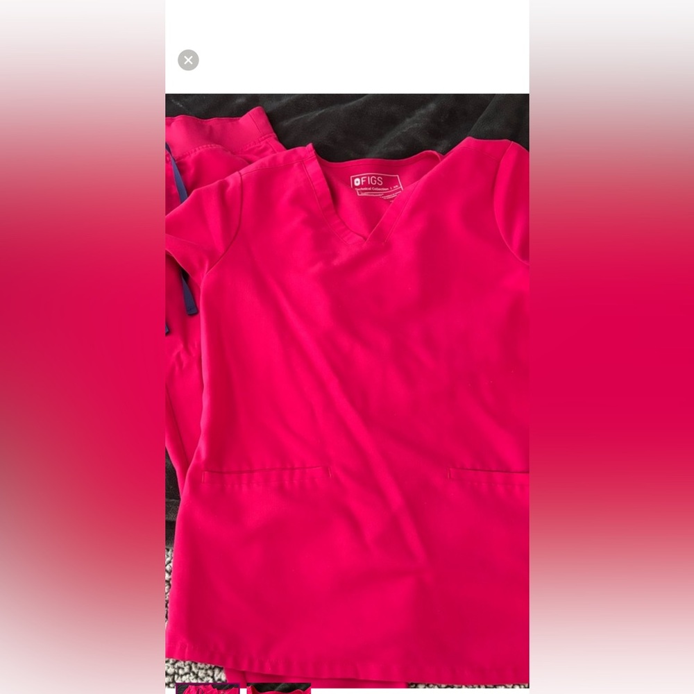 Figs ultra rose Size Small scrub top ! 
Top ONLY